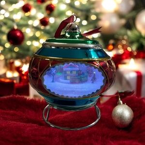 NIB 2009 Mr Christmas Magic Scene Ornament Musical 6 x 4 1/2 in.